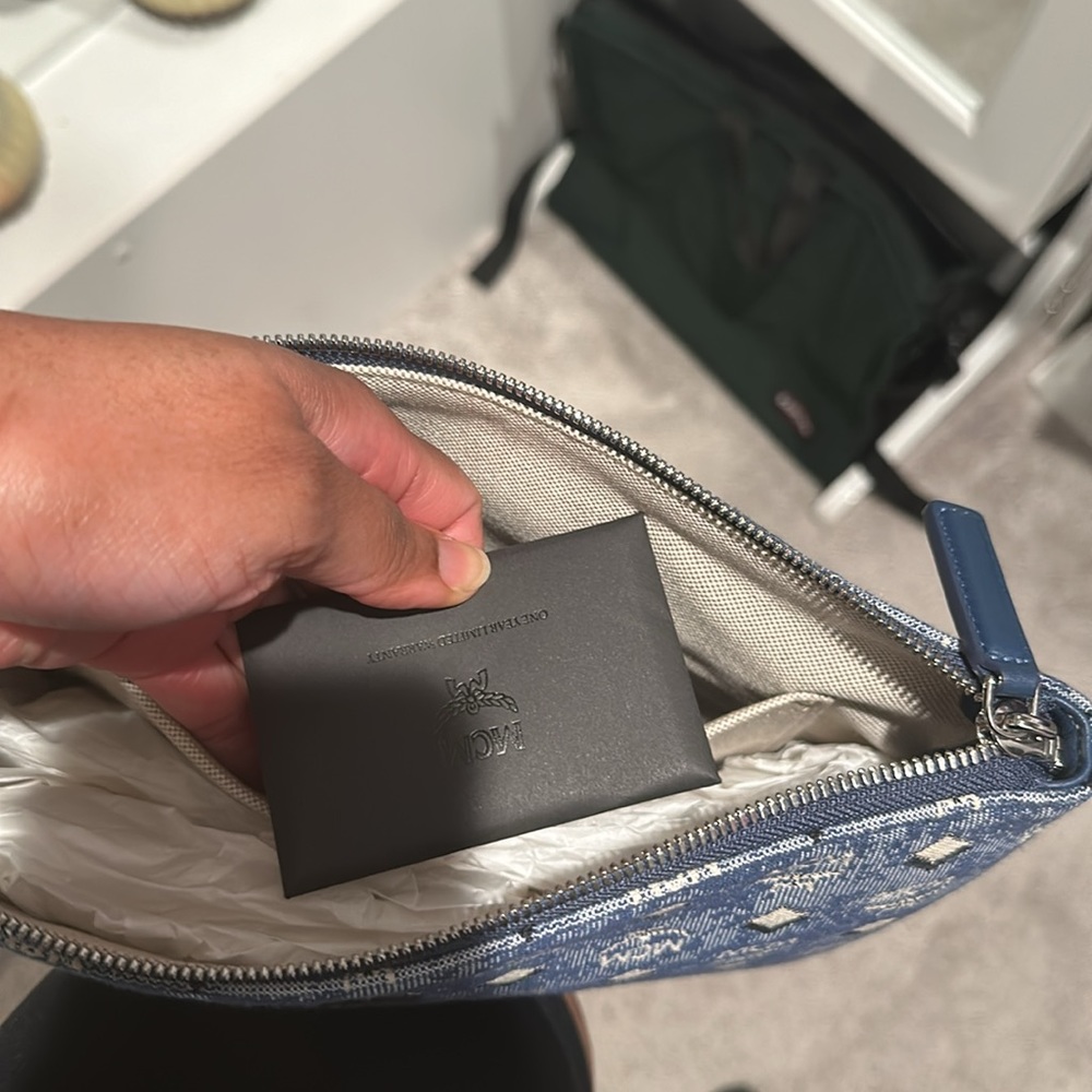 Used - Picture 4 of 4